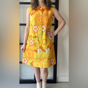 Groovy 60’s Vintage Mod Flower Power Dress